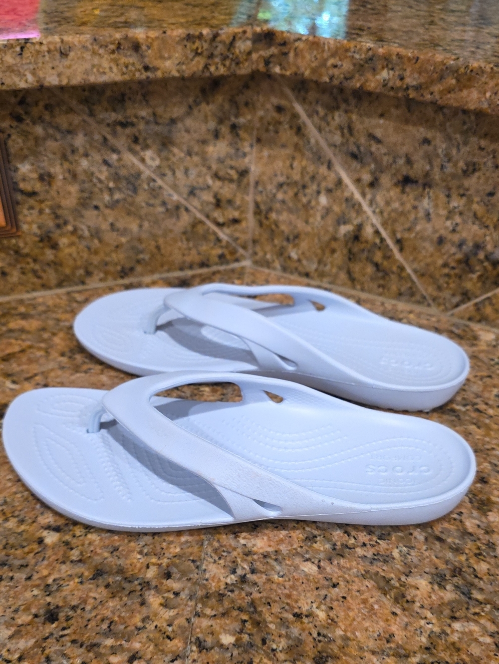 Crocs Flip Flops - SZ 10 - Picture 4 of 6